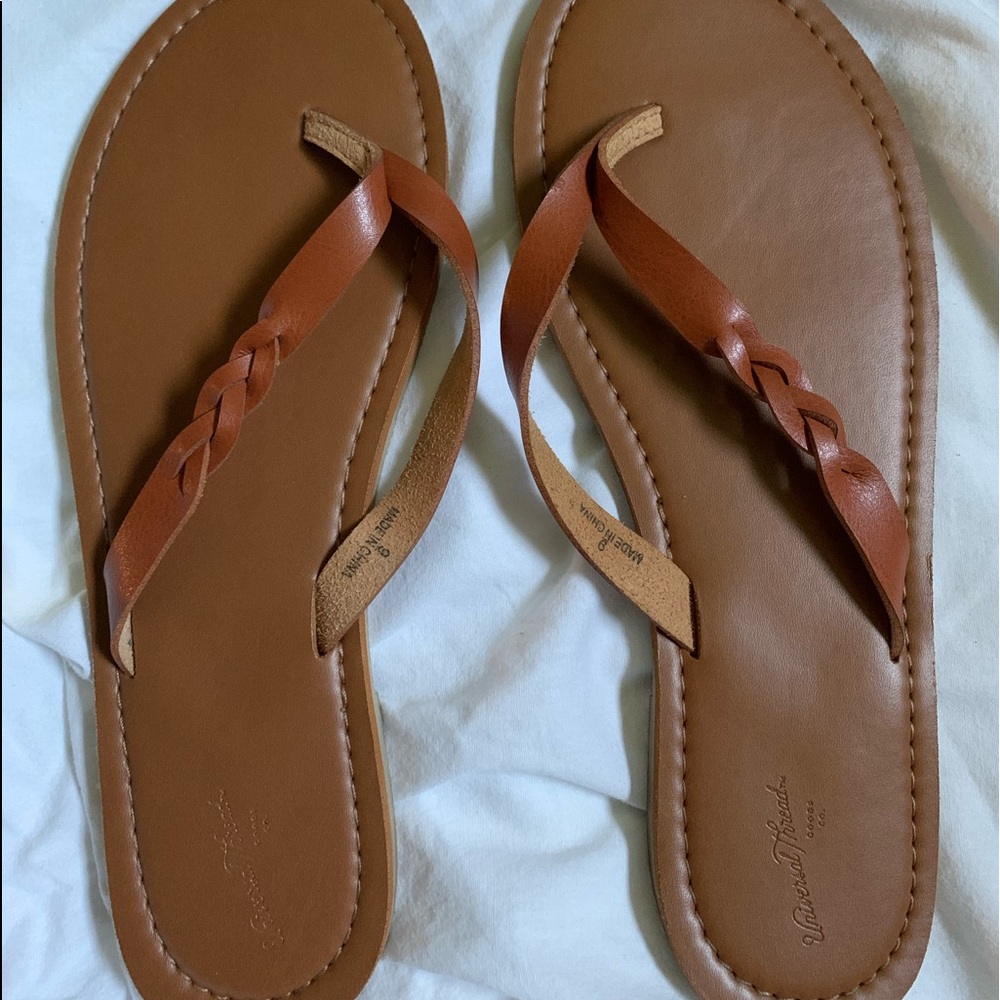 Brown universal thread sandals